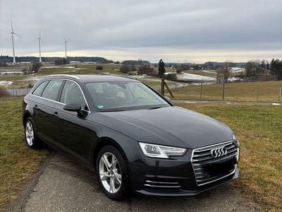 Grau Gebraucht 2017 Audi A4 Sport Kombi | 15.800 € (Fairer Preis)