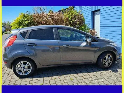 Usata Ford Fiesta 75 CV (55 kW) 2016 Grigio Utilitaria