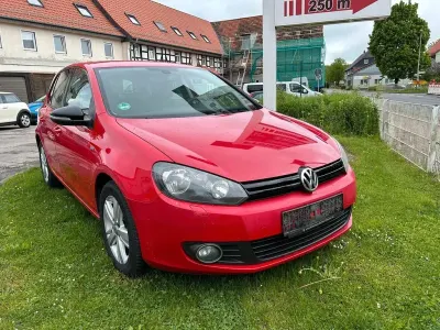 Gebraucht VW Golf VII Match 105 PS (77 kW) 2012 Rot Limousine