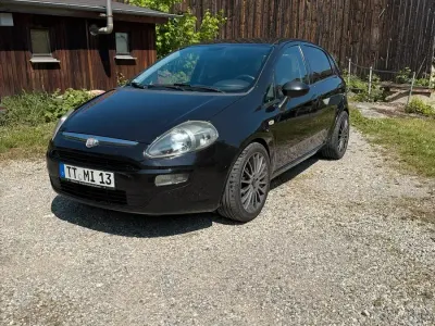 Gebraucht Fiat Punto 69 PS (50 kW) 2011 Schwarz Kleinwagen