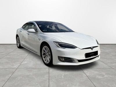 Begagnad Tesla Model S 309 kW (421 HK) 2017 Vit Halvkombi