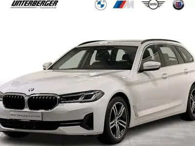Gebraucht BMW 520 Sport Line 190 PS (139 kW) 2021 Alpinweiß uni Kombi