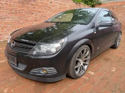 Gebraucht Opel Astra GTC Edition 105 PS (77 kW) 2007 Saphirschwarz mi2 Coupé