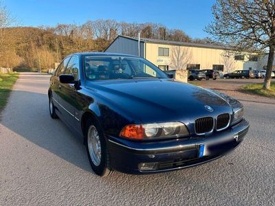 BMW 528