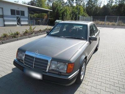 Gebraucht Mercedes 300 180 PS (132 kW) 1990 Grau Limousine