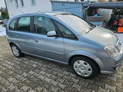 Grau Gebraucht 2008 Opel Meriva Van / Kleinbus | 2.250 € (Fairer Preis)
