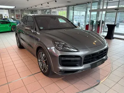 Gebraucht Porsche Cayenne Turbo 549 PS (403 kW) 2019 Quarzitgrau SUV