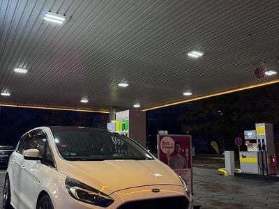 Second-hand Ford S-MAX S 209 CP (153 kW) 2016 Alb Monovolum