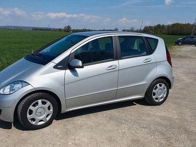 Gebraucht Mercedes A180 116 PS (85 kW) 2010 Grau Limousine