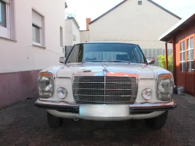 Brugt Mercedes 240 65 HK (47 kW) 1973 Hvid Sedan