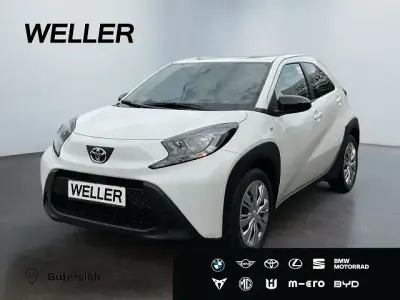 Neu Toyota Aygo X Business Edition 72 PS (52 kW) 2025 Weiss SUV