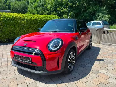 Gebraucht Mini Cooper SE 135 kW (184 PS) 2023 Rot Kleinwagen