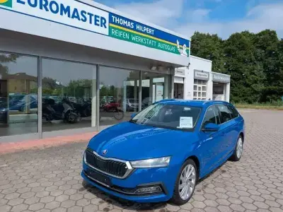Gebraucht Skoda Octavia Style 204 PS (150 kW) 2021 Blau Kombi