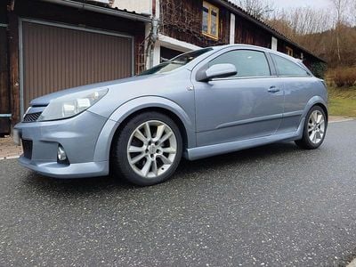 Begagnad Opel Astra OPC 241 HK (177 kW) 2008 Grå Sedan