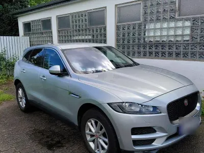 Gebraucht Jaguar F-Pace Portfolio 179 PS (131 kW) 2016 Silber SUV