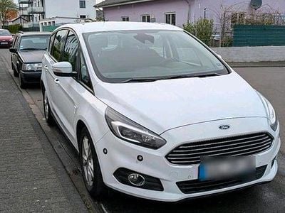 Begagnad Ford S-MAX 179 HK (131 kW) 2019 Vit Minibuss