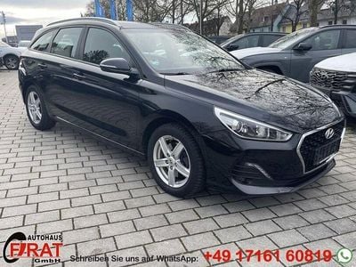 Gebraucht Hyundai i30 Trend 116 PS (85 kW) 2019 Phantom black / mic Kombi
