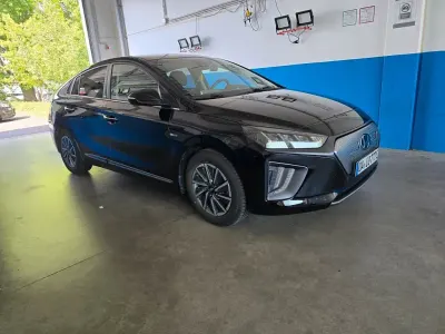Gebraucht Hyundai Ioniq Premium 100 kW (136 PS) 2020 Schwarz Kleinwagen