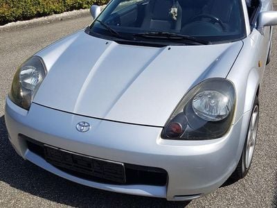 Usado Toyota MR2 140 HP (102 kW) 2000 Prateado Cabrios