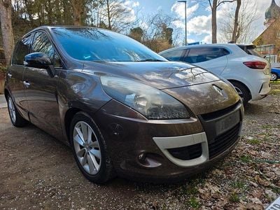 Gebraucht Renault Scénic III Luxe 150 PS (110 kW) 2011 Braun Van / Kleinbus