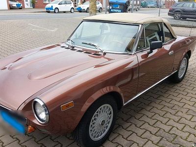 Second-hand Fiat 124 Spider 105 CP (77 kW) 1981 Andere farben Cabrio