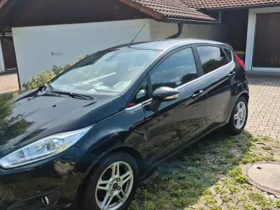 Gebraucht Ford Focus 95 PS (69 kW) 2013 Schwarz Kleinwagen