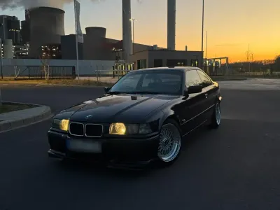 Używany BMW 320 M Sport 150 KM (110 kW) 1994 Purpurowy Coupe