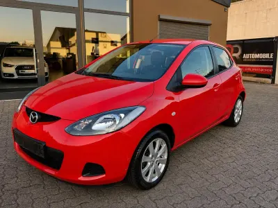 Gebraucht Mazda 2 85 PS (62 kW) 2010 Rot Kleinwagen