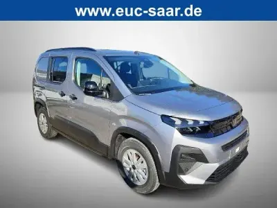 Neu Peugeot Rifter 131 PS (96 kW) 2026 Silber Van / Kleinbus