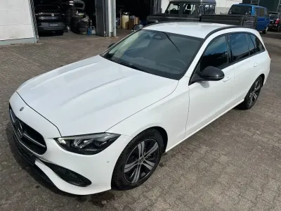 Gebraucht Mercedes 200 Avantgarde 163 PS (119 kW) 2022 Weiß Limousine