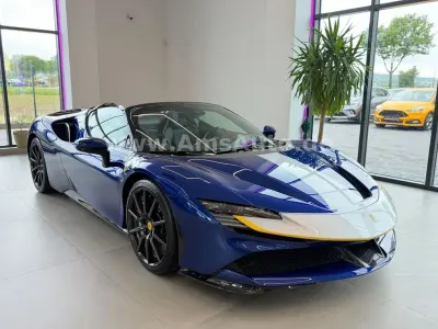 Second-hand Ferrari SF90 2024 Albastru Cabrio