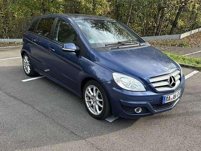 Gebraucht Mercedes B180 109 PS (80 kW) 2010 Blau Van / Kleinbus