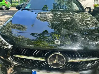 Gebraucht Mercedes CLA200 163 PS (119 kW) 2023 Schwarz Limousine