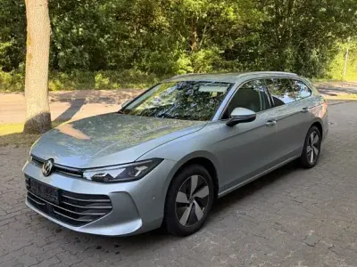 Gebraucht VW Passat Business 150 PS (110 kW) 2024 Silber Kombi