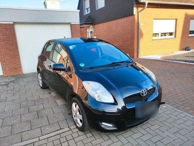 Gebraucht Toyota Yaris Executive 99 PS (72 kW) 2010 Schwarz Limousine