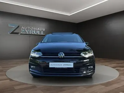 Gebraucht VW Touran Highline 150 PS (110 kW) 2025 Schwarz Van / Kleinbus