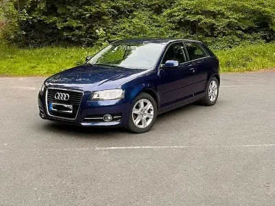 Gebraucht Audi A3 Attraction 105 PS (77 kW) 2012 Blau Kleinwagen