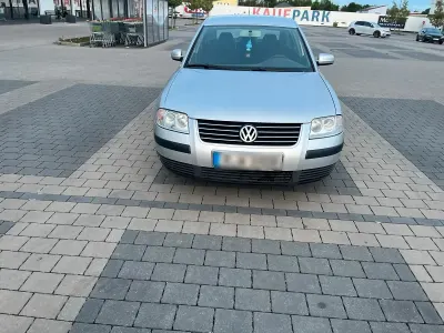 Usata VW Passat 131 CV (96 kW) 2003 Argento Berlina