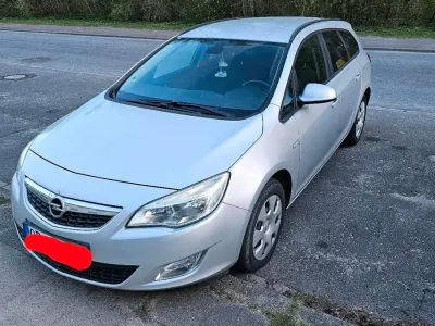 Usata Opel Astra 125 CV (91 kW) 2011 Argento Station wagon