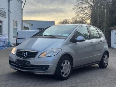 Gebraucht Mercedes A180 109 PS (80 kW) 2011 Silber Kleinwagen