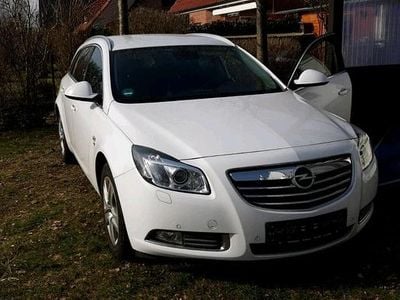Gebraucht Opel Insignia 163 PS (119 kW) 2013 Weiß Kombi