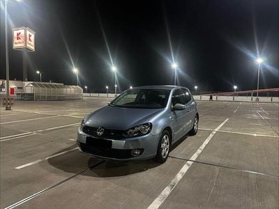 Gebraucht VW Golf VI Highline 105 PS (77 kW) 2011 Blau Kleinwagen