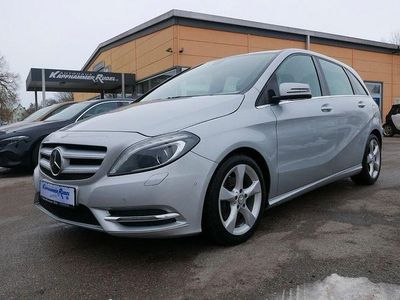 Gebraucht Mercedes B200 Sport 156 PS (114 kW) 2014 Silber Van / Kleinbus