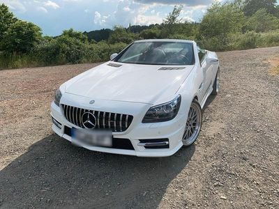 Gebraucht Mercedes SLK200 AMG 183 PS (134 kW) 2014 Weiß Cabrio
