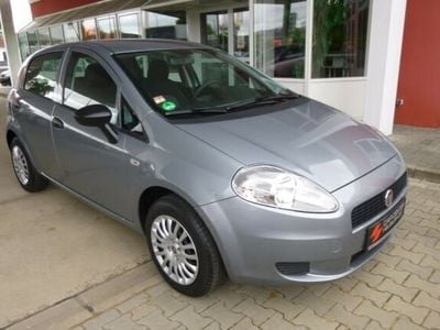 Gebraucht Fiat Grande Punto Basis 69 PS (50 kW) 2012 Andere farbe metallic Kleinwagen
