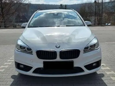 Gebraucht BMW 218 Active Tourer Sport Line 150 PS (110 kW) 2015 Weiß Van / Kleinbus