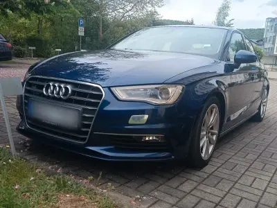 Używany Audi A3 Ambition 125 KM (91 kW) 2015 Niebieski Sedan/Limuzyna