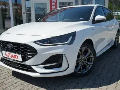 Gebraucht Ford Focus ST-Line 125 PS (91 kW) 2023 Weiß Limousine