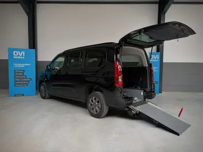 Neu Opel Combo Edition 131 PS (96 kW) 2026 Karbon schwarz Van / Kleinbus
