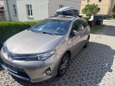 Gebraucht Toyota Auris Edition 132 PS (97 kW) 2013 Gold Kombi